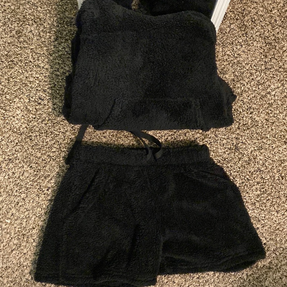 Long sleeve fluffy black sleep set with shorts